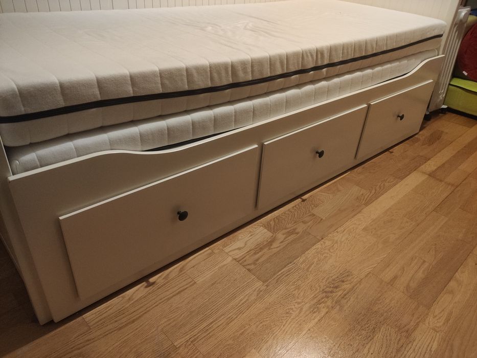 Cama solteiro e casal Hemnes com dois colchões
