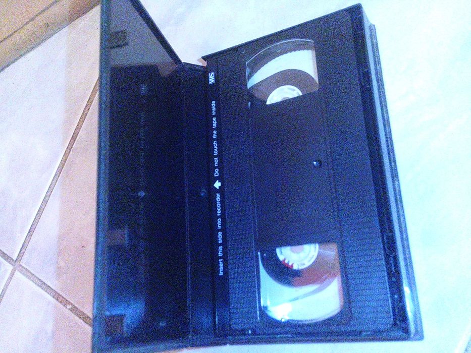 Queen at Wembley koncert,Tajne akta KGB UFO, na kasetach vhs.