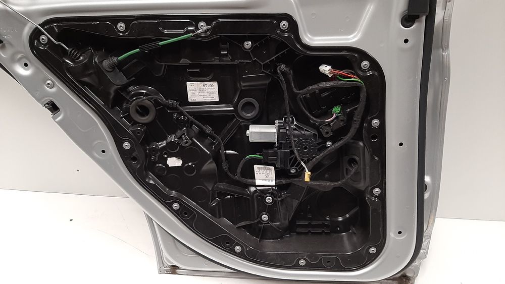 Porta trás esquerda MERCEDES-BENZ Classe C (W205)
