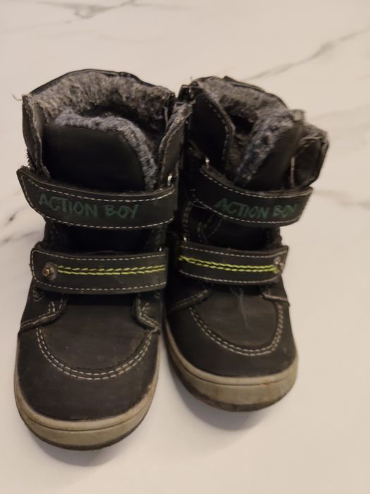 Sprzedam używane buty chłopięce, zimowe roz 22