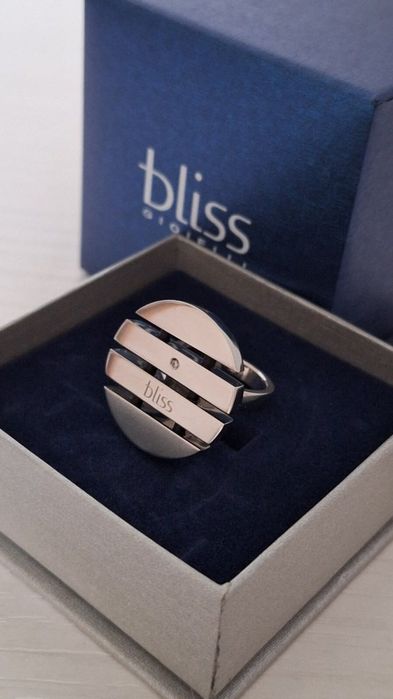 Каблучка італійського бренду Bliss з діамантом