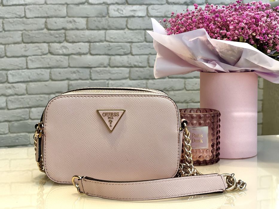 Жіноча рожева сумка Guess