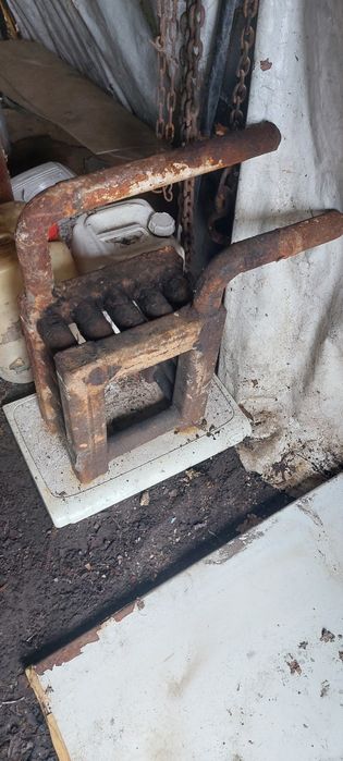 Котьол у грубу  .