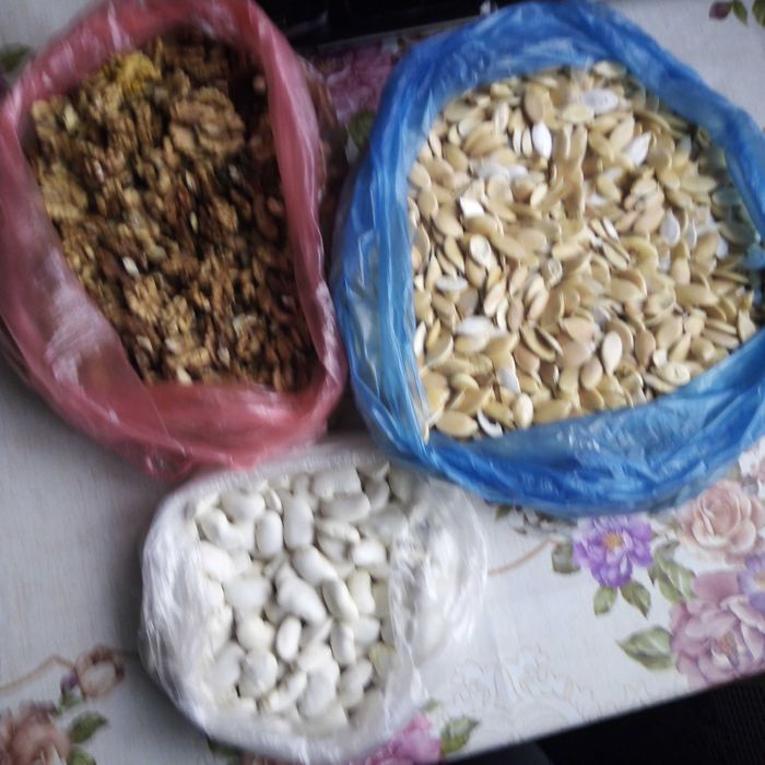 Насіння гарбуза домашнє, лущені горіхи, квасоля біла корона- ЕКО