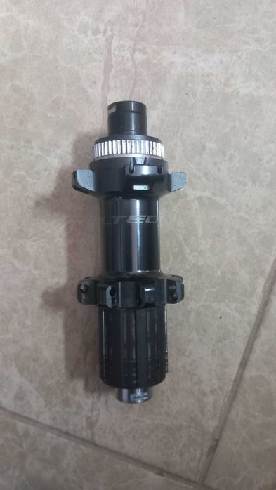 Cubo Traseiro Shimano Ultegra de 24 Furos