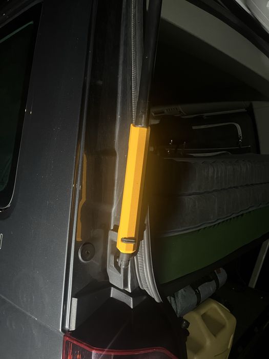 Podporki silownikow klapy bagaznika VW T6 T5 T4 California Multivan