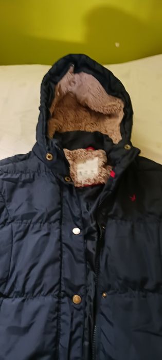 Casaco azul com capuz de senhora