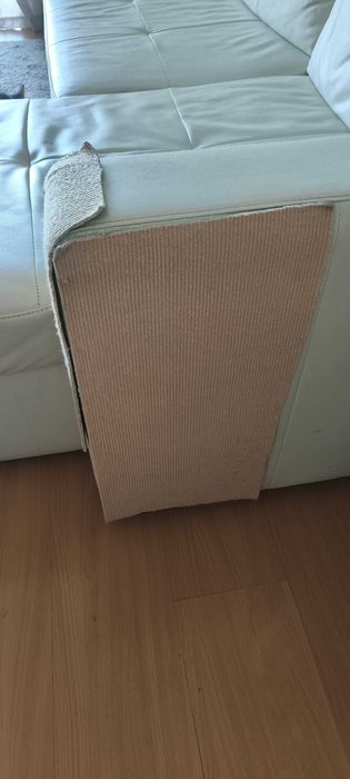 Sofá cama com chaise e arrumação , 200€ negociáveis. Santa iria da Azóia