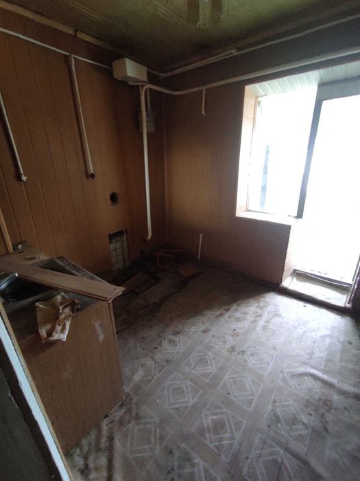 Продам квартиру під ремонт