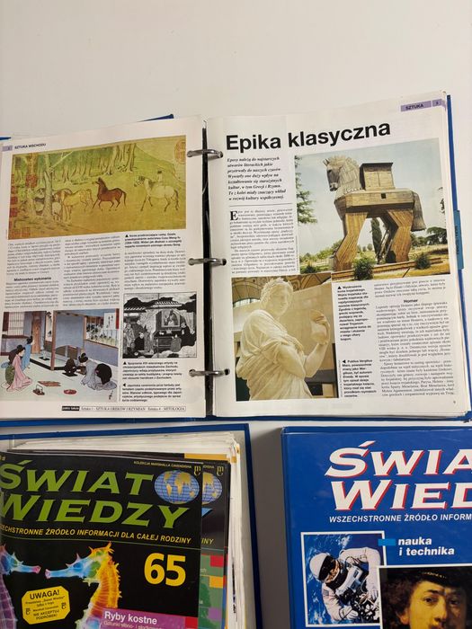 Świat wiedzy 4 segregatory