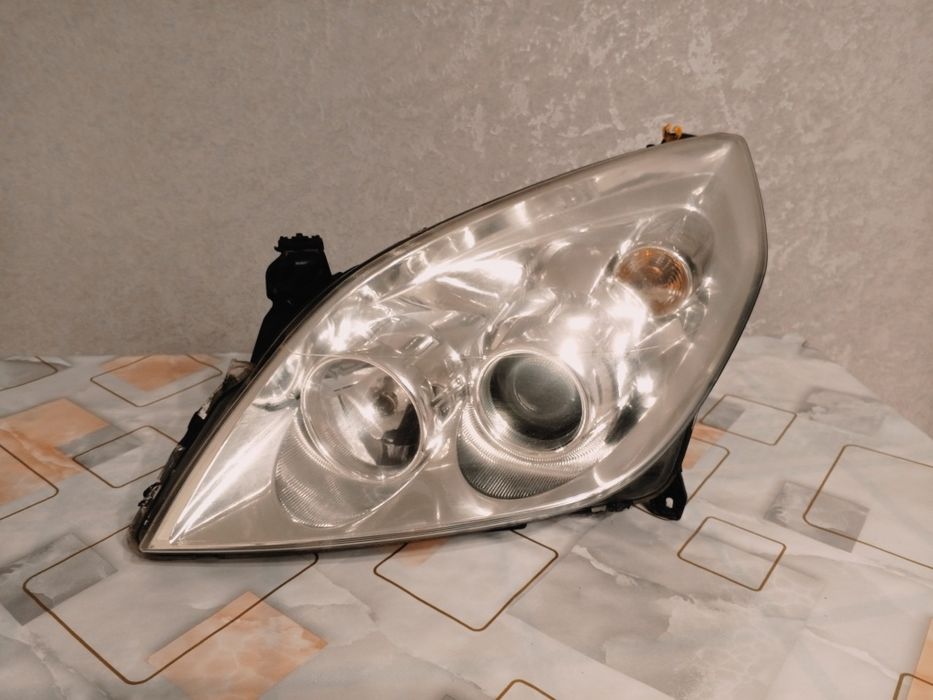 Фари Опель вектра с рестайл