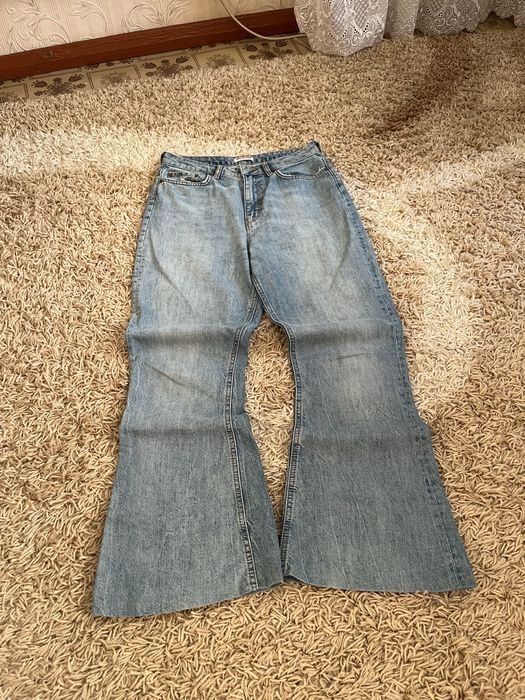 Джинсы Bootcut