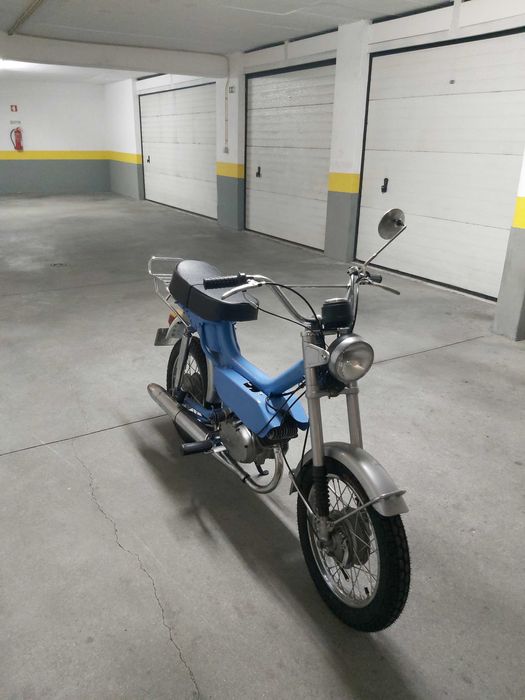 Casal Boss 2V ciclomotor clássico