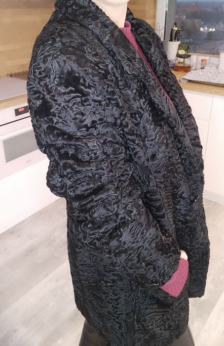 Marynarka z karakuł