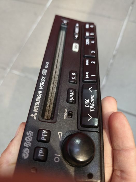 Radio do Mitsubishi Space star 2001