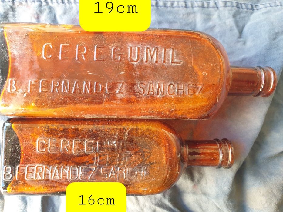 Frascos antigos de laboratórios ou farmácias