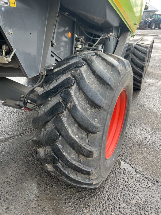 Claas Lexion 480 на гусеницях 2003 рік випуску