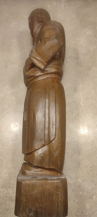 Drewniana rzeźba figura mnicha
