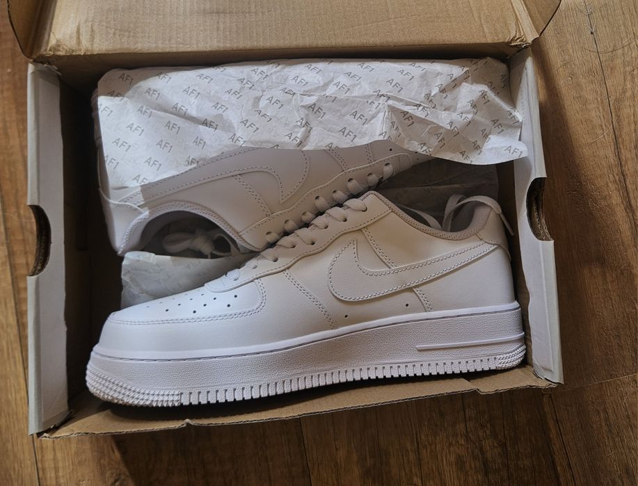 Białe Air Force 1