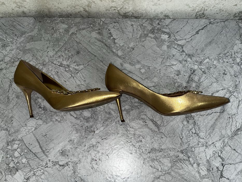 Продам б/у туфлі Manolo Blahnik