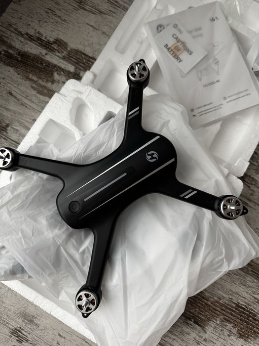 Квадрокоптер Holy Stone HS700D, дрон