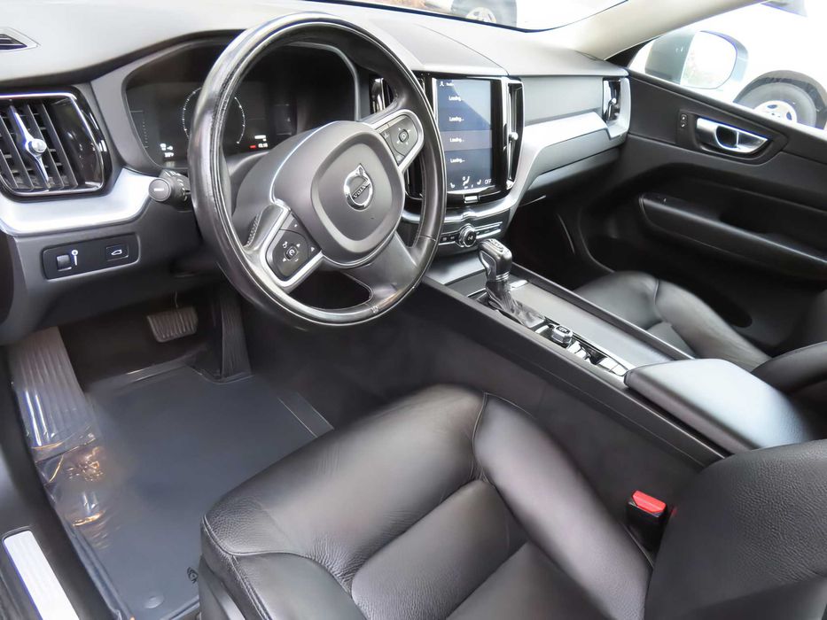 Volvo XC60 T6 Momentum      2019