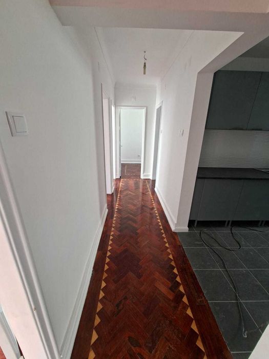 Aluga-se Apartamento T2 no Centro de Lisboa Junto à Praça Marquês de Pombal