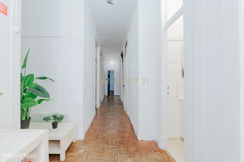 Apartamento T6 na Rua Alexandre Herculano - Oportunidade Única