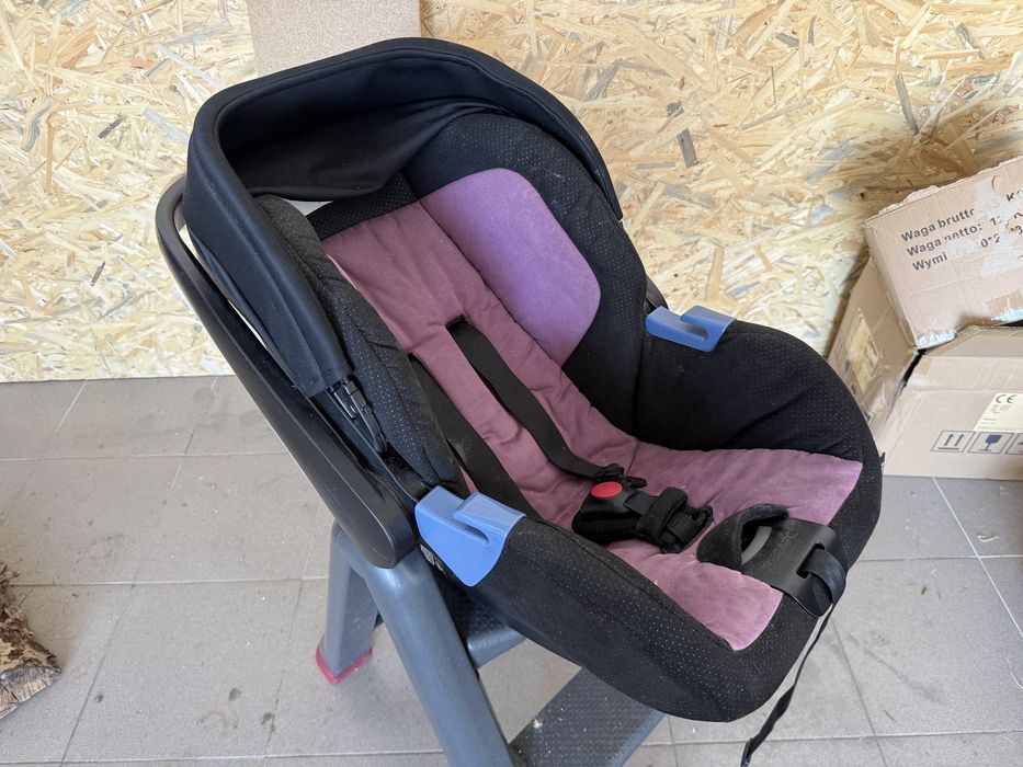 Fotelik samochodowy Recaro  PRIVIA 0-13 kg