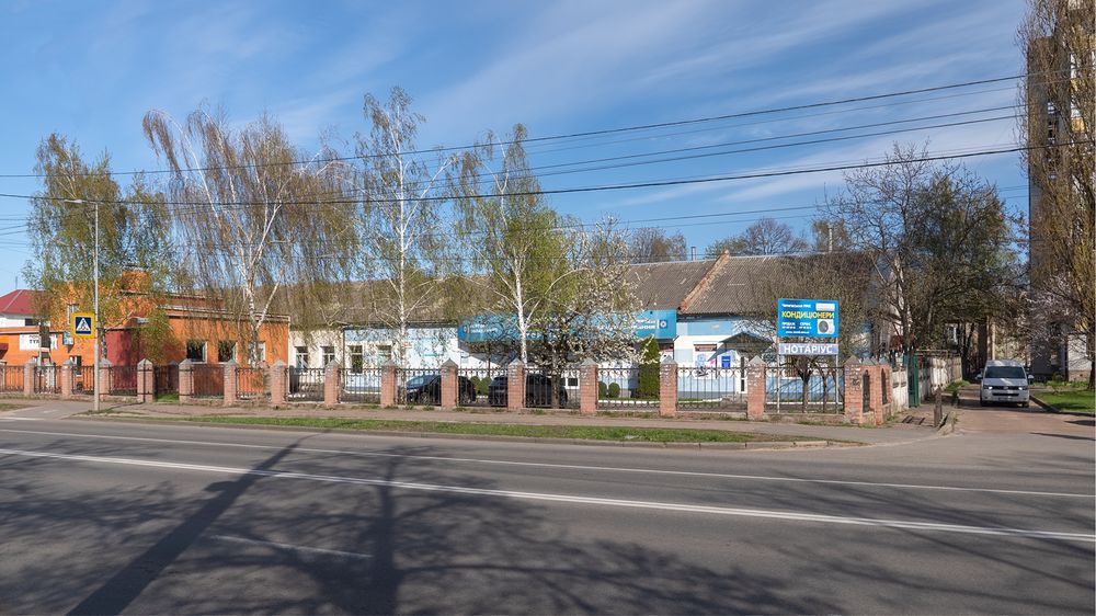 Оренда фасадне комерційне приміщення 264 кв.м Власна парковка  Мазепи Круг Музична