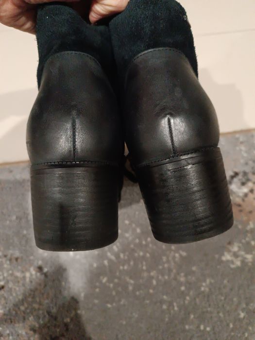 Демисезонні ботінки Clarks 41 розміру.