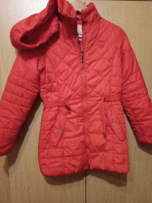 Продам курточку детскую