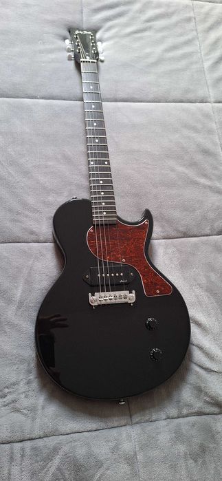 Harley Benton SC-Junior Preta
Série Vintage