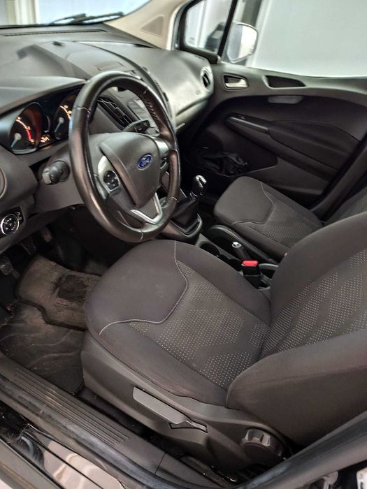 Transit Courier VAN TREND 1.5 TDCi, Cor Panther Black