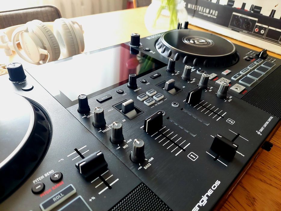 Numark Mixtream Pro konsola + Słuchawki + okablowanie