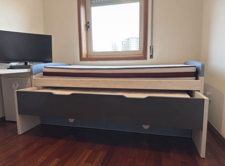 Quarto de rapaz como novo