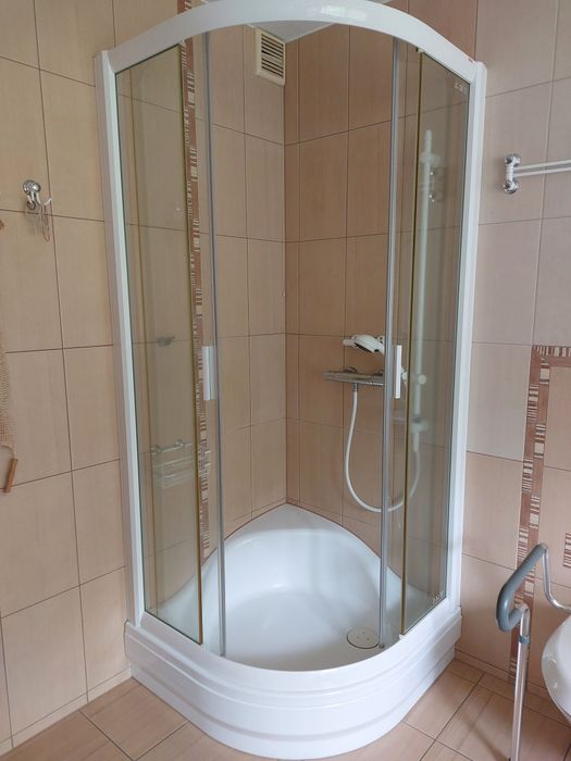 Kabina prysznicowa z brodzikiem