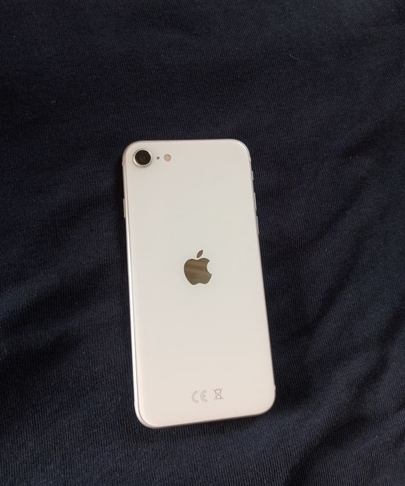 Продам iPhone SE