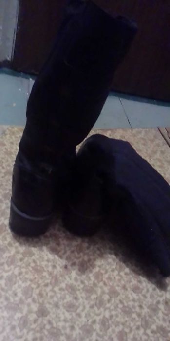 Дівочі чорні чоботи до колін на змійці 39-41