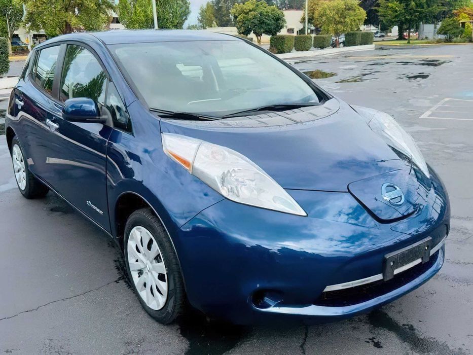 Nissan LEAF S      2017
