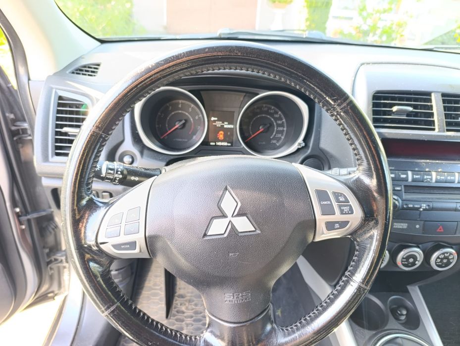 Samochód Mitsubishi asx