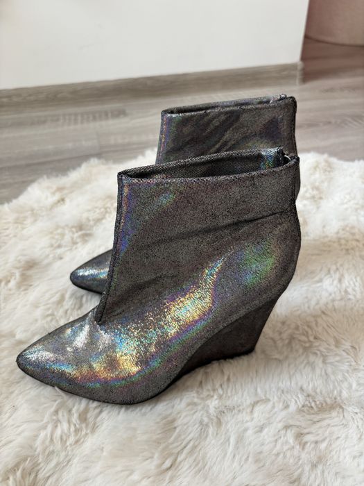 Nowe botki H&M na koturnie z efektem holo 38 unikatowe