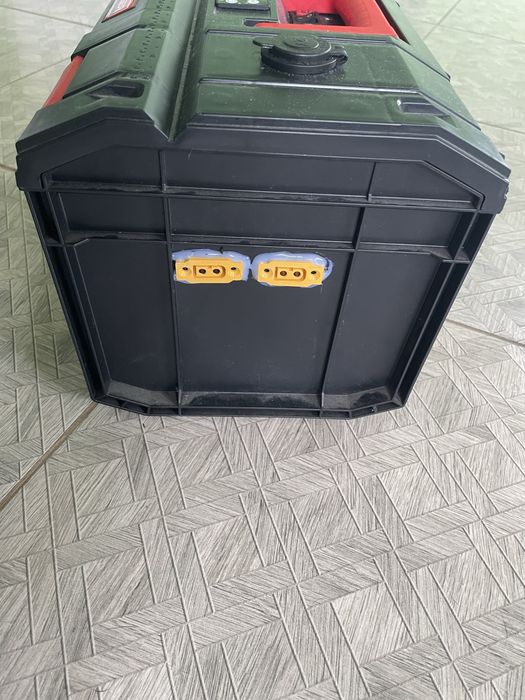 Зарядна станція, допоможе при блекауті