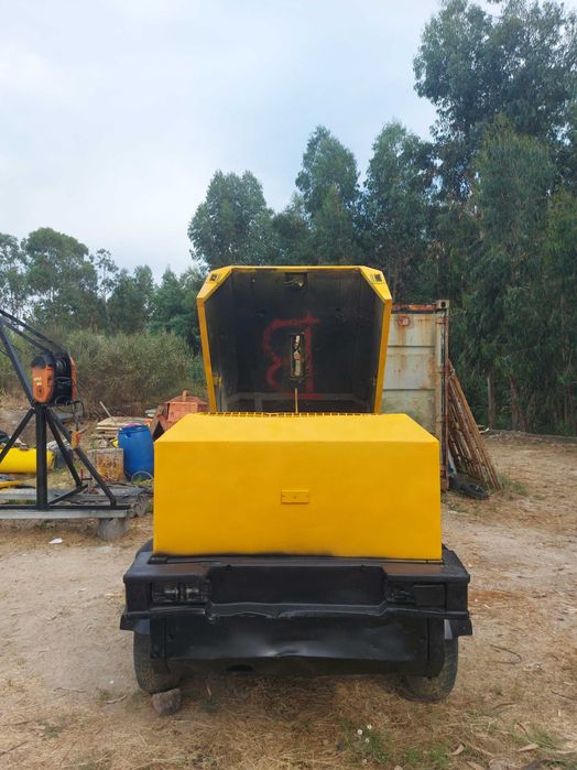 Compressor + Oferta 2 Martelos Pneumáticos – Excelente Estado