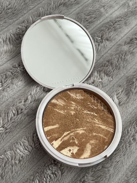 Rozświetlacz FentyBeauty