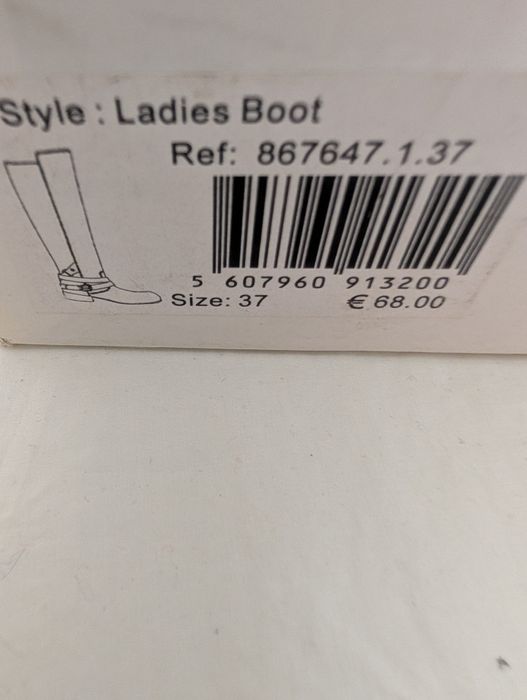 Botim preto da Quebramar