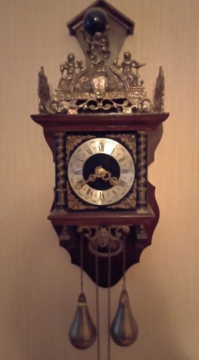 Stary zegar holenderski.