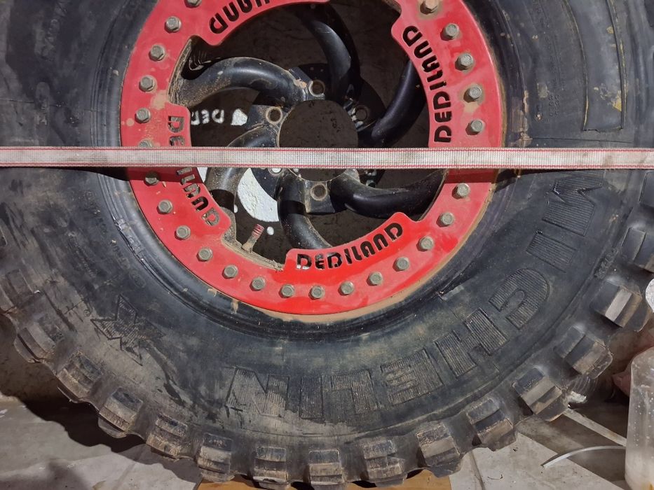 Pneus vj910 e jantes tubulares com beadlock dediland  r 16