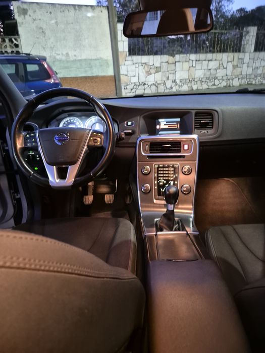 Volvo V60 D2  1.6d drive Momentum  carrinha Nacional