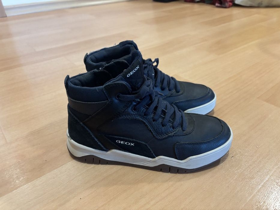 Боти  Geox на підлітка 36 розмір